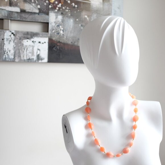 COPY - Vintage Plastic Lucite Peach Swirl Bead Necklace - Picture 2 of 2